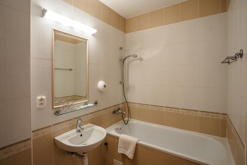 Hotel Artin バルデヨフ エクステリア 写真